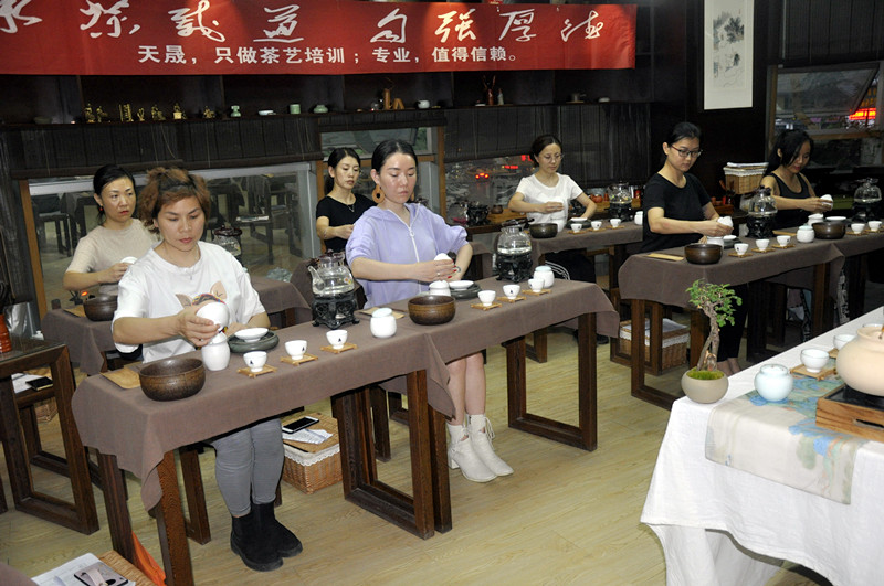 【盘点】中国茶艺师培训机构人气排行,不容忽视
